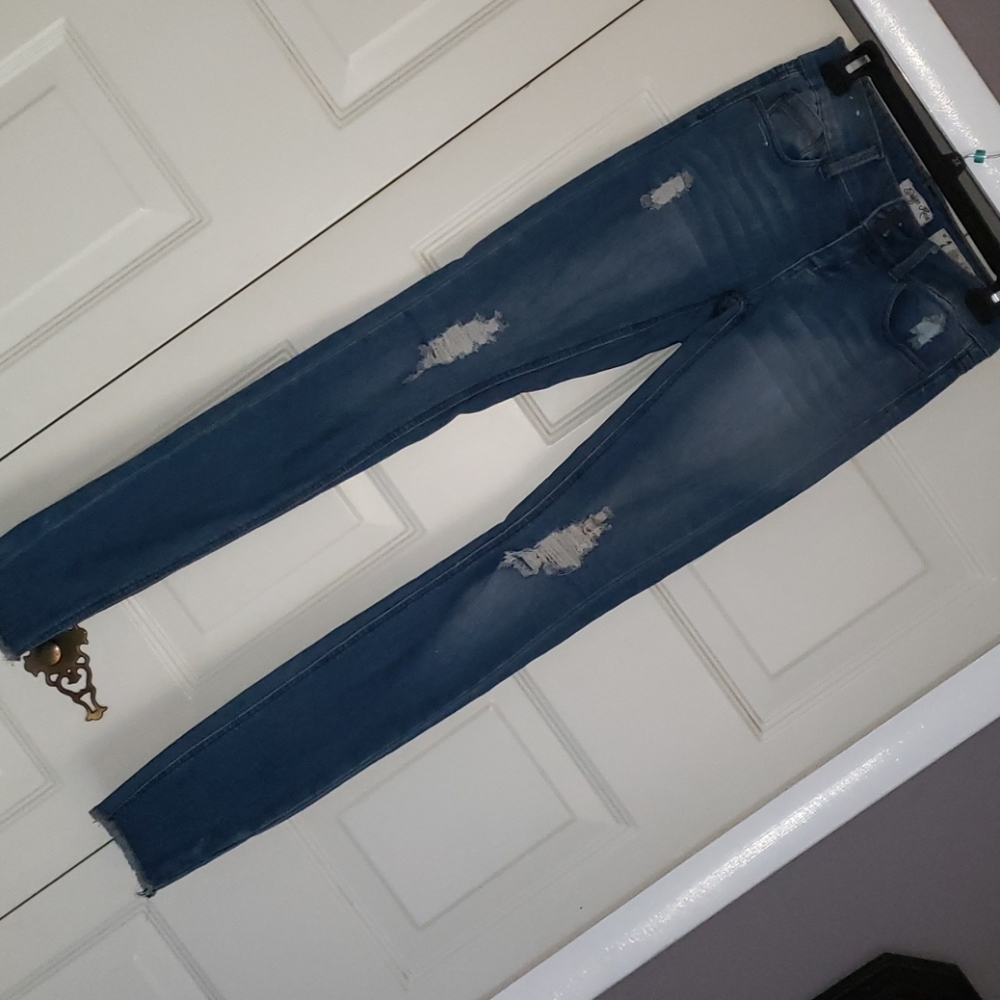Distressed skinny jeans size 3
